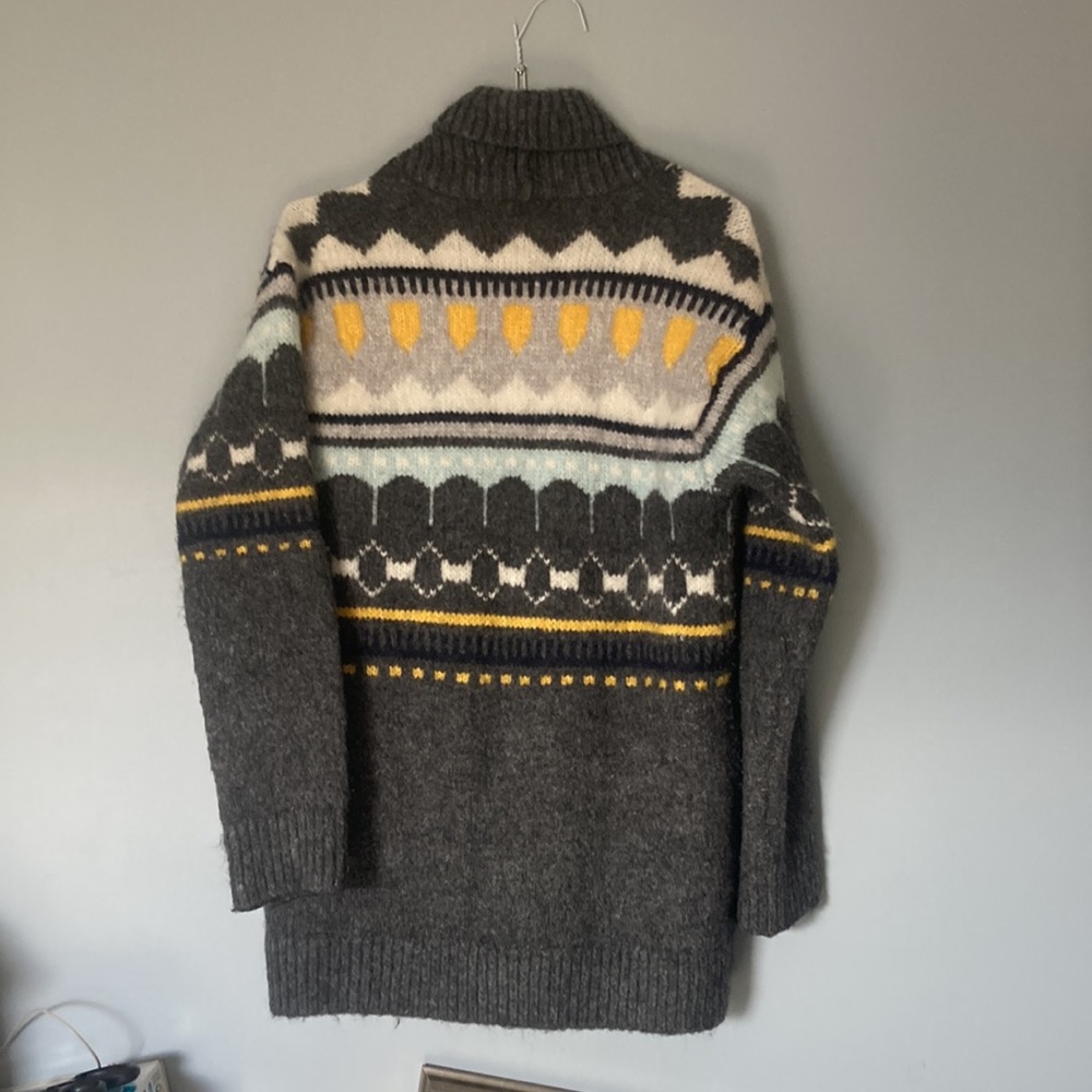 Gap maternity dark grey with pattern on sleeves sweater - Picture 2 of 4